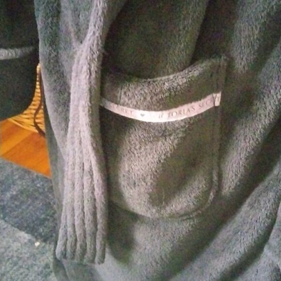 Victoria Secret   - Picture 3 of 6